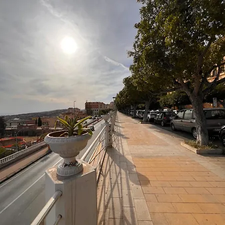 Le Temple Du Luxe לינה וארוחת בוקר 3*